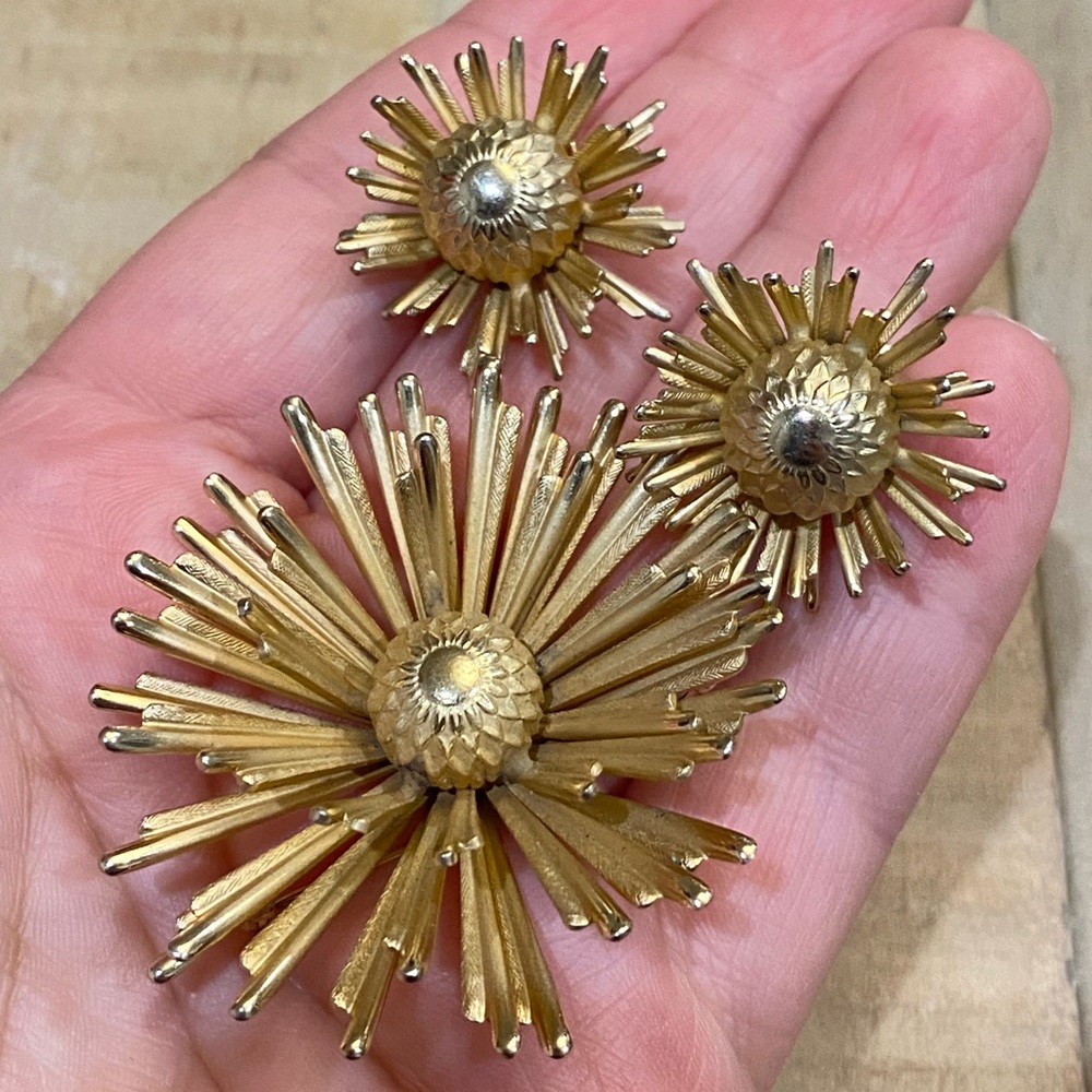 GIOVANNI Vintage Earrings brooch Set Gold jewelry